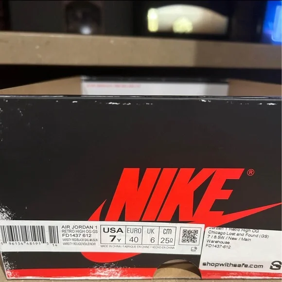 Jordan Red Retro - Picture 4 of 4